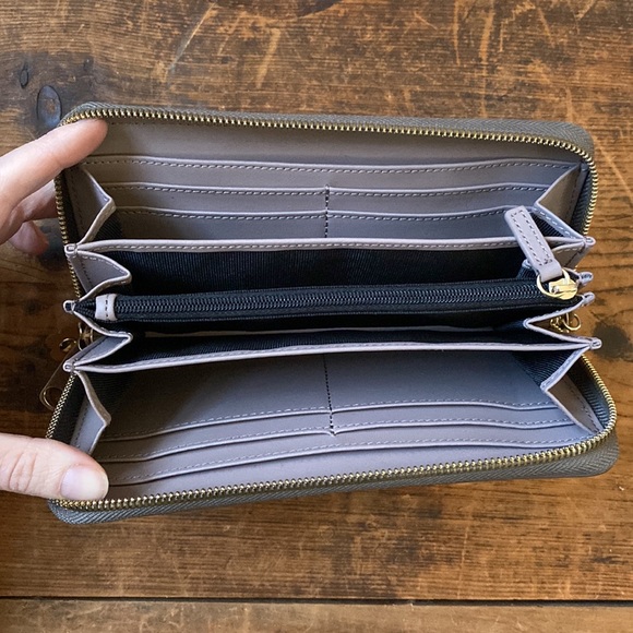 Zac Zac Posen Eartha Checkbook Zip Around Wallet - Taupe with Flowers Zippy - Picture 11 of 12